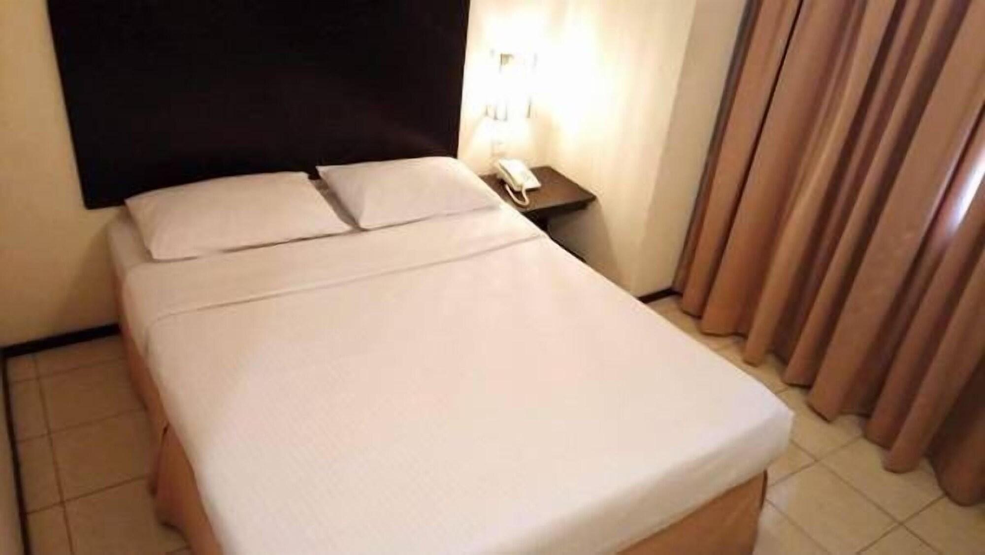 Hotel Sri Sutra - Bandar Sri Damansara Sungai Buloh Extérieur photo
